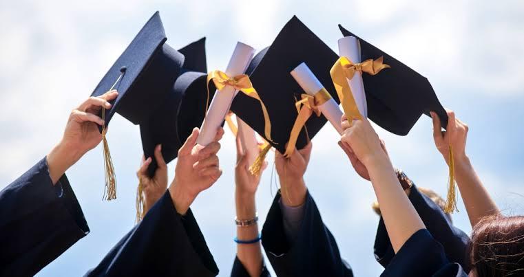 10 Smart Things To Do Immediately After University (Before Life Gets Serious)