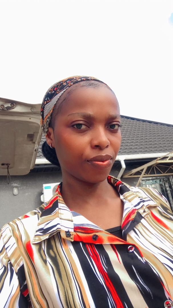 Eyinju | Gentle Storyteller