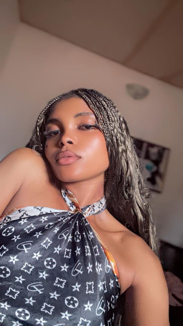 How to use your pretty girl previlege